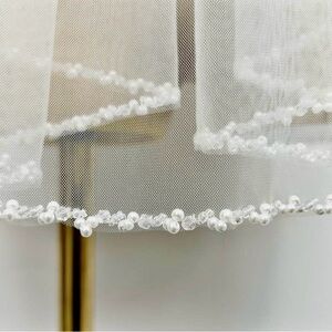 Elegant Sheer Pearl-Trimmed Veil